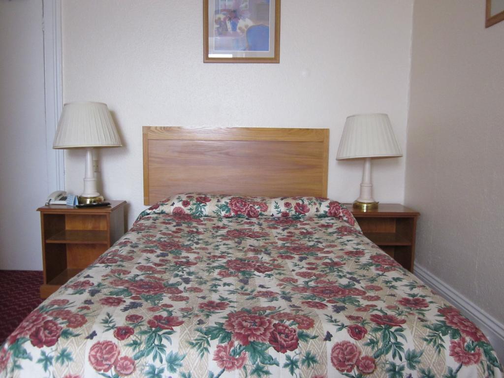 The Highcliffe Hotel Кливдон Номер фото