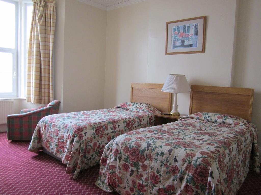 The Highcliffe Hotel Кливдон Номер фото