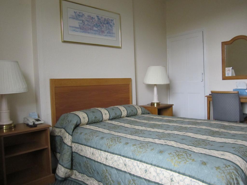 The Highcliffe Hotel Кливдон Номер фото