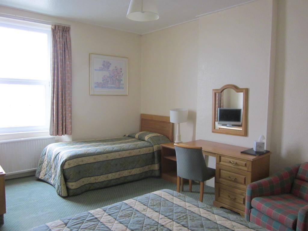 The Highcliffe Hotel Кливдон Номер фото